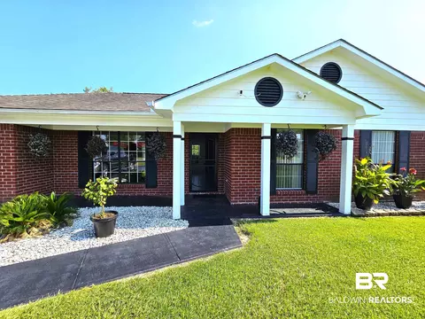 31 Magnolia Cir, Foley, AL 36535