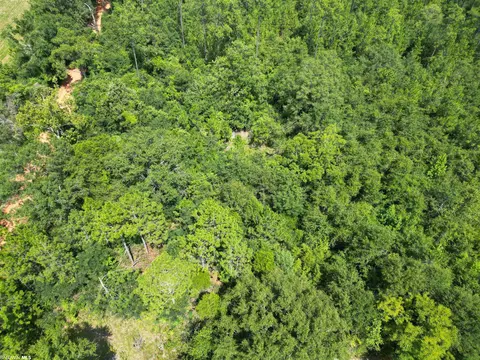 7961 Jakes Rd, Walnut Hill, FL 32568