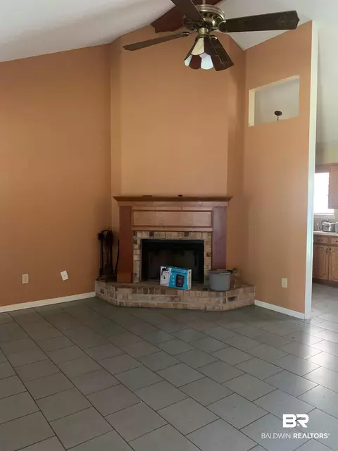 1612 Erdman Dr, Mobile, AL 36618 photo 5