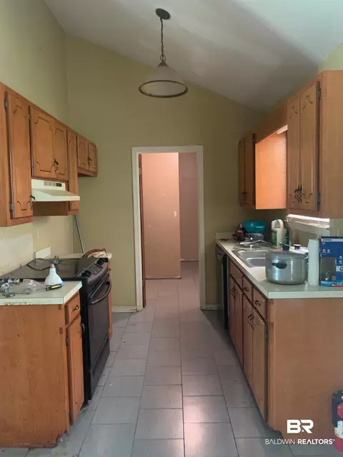 1612 Erdman Dr, Mobile, AL 36618 photo 8