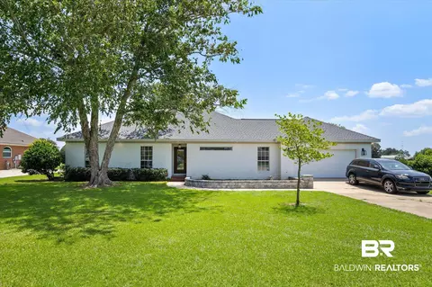 9230 Fairway Dr, Foley, AL 36535