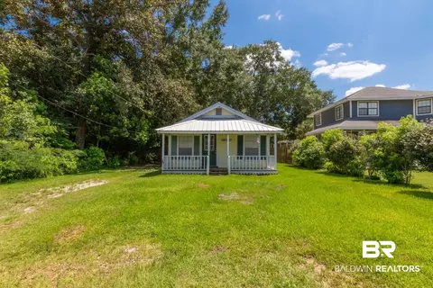 18410 Brewton St, Robertsdale, AL 36567