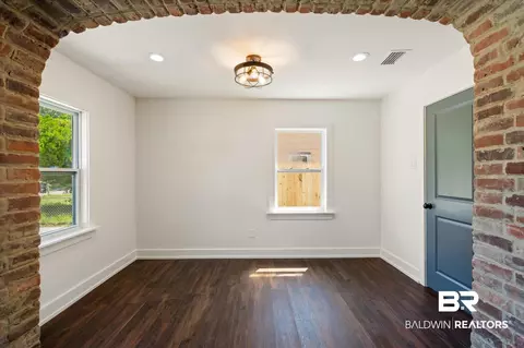 2259 Clinton St, Mobile, AL 36617 photo 4