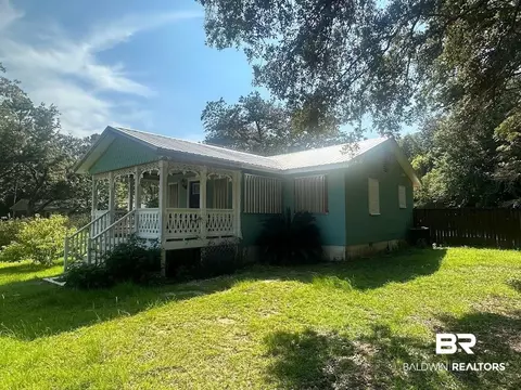 9329 Bohling St, Perdido Beach, AL 36530