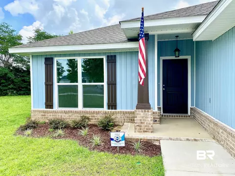 116 Cottage Ln, Atmore, AL 36502
