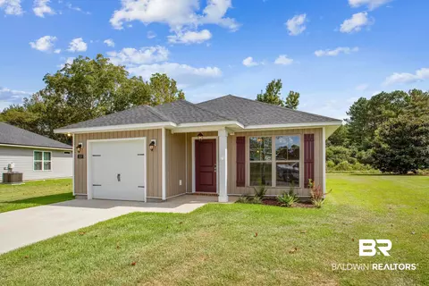 113 Cottage Ln, Atmore, AL 36502