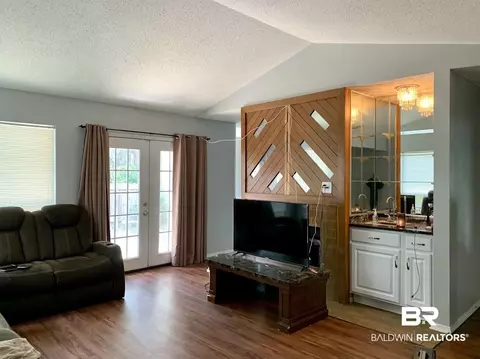 1822 Spring Brook Ct, Mobile, AL 36609 photo 4