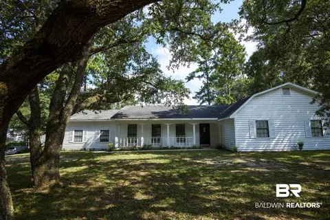 572 Ridgewood Dr, Daphne, AL 36526