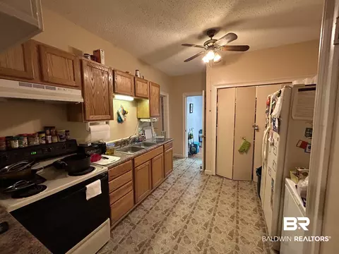 604 Crenshaw St, Mobile, AL 36606 photo 4