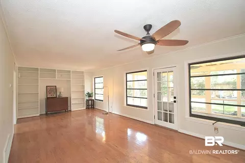 502 E Barksdale Dr, Mobile, AL 36606 photo 8