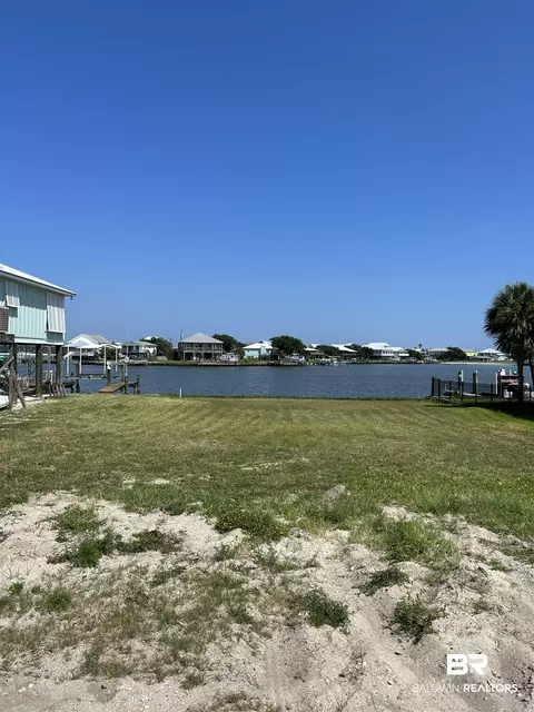 328 Port Royal St, Dauphin Island, AL 36528