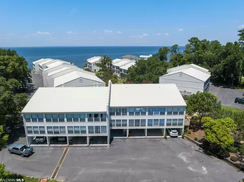 710 S Mobile St #32, Fairhope, AL 36532