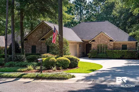 305 Poplar Pl, Fairhope, AL 36532