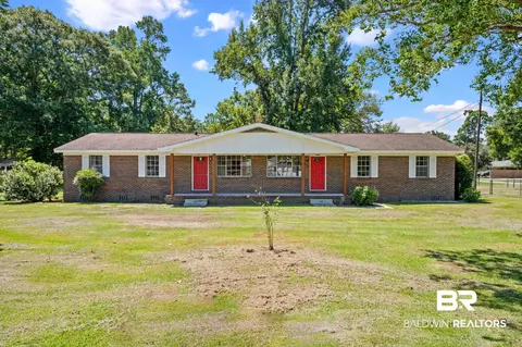 410 W 16th St, Bay Minette, AL 36507