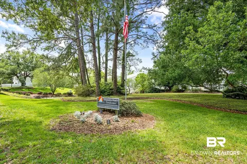 710 S Mobile St #30, Fairhope, AL 36532