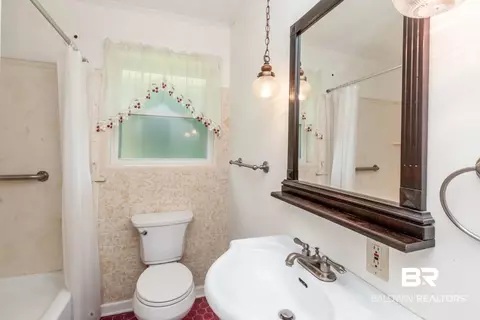400 Mcqueen Ave, Mobile, AL 36609 photo 12