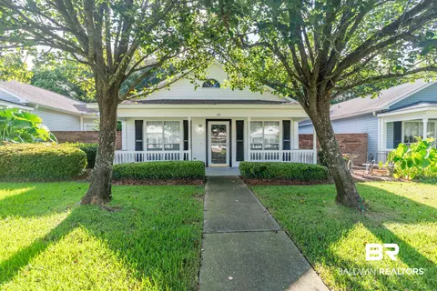 35 Cottage Dr, Fairhope, AL 36532