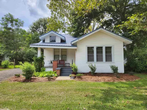 218 4th Ave, Atmore, AL 36502