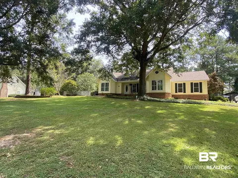 355 Clairmont Dr, Monroeville, AL 36460
