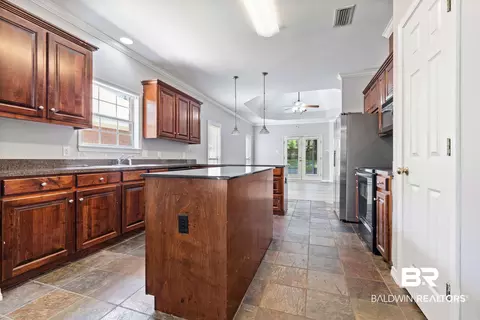 1009 Dickenson Ave, Mobile, AL 36609 photo 8