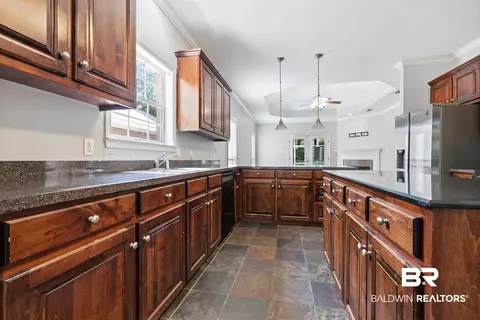 1009 Dickenson Ave, Mobile, AL 36609 photo 6