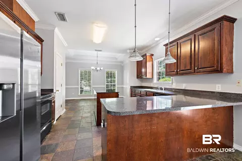1009 Dickenson Ave, Mobile, AL 36609 photo 9