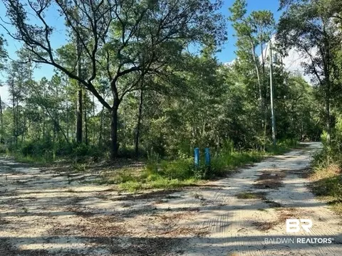 30951 Pine St, Elberta, AL 36530