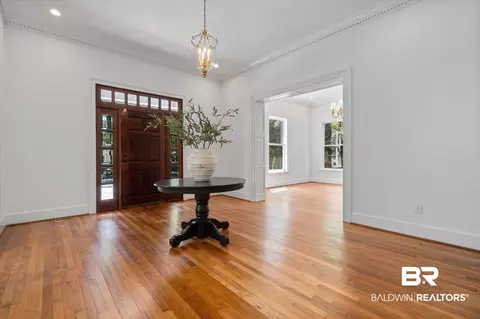 2400 Springhill Ave, Mobile, AL 36607 photo 4