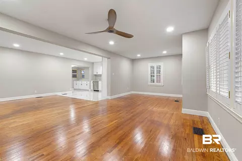 40 W Chadwick Dr, Mobile, AL 36606 photo 4