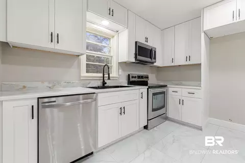 40 W Chadwick Dr, Mobile, AL 36606 photo 8