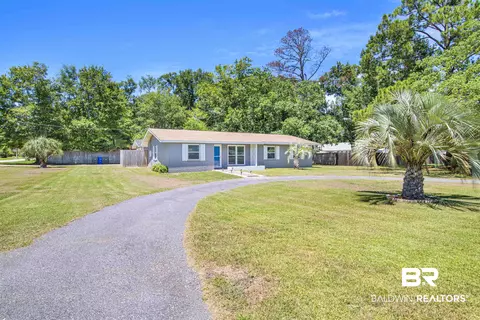 1011 N Oak St, Foley, AL 36535