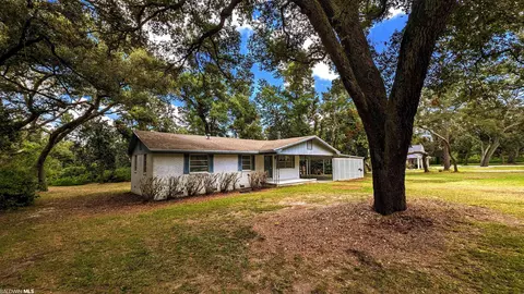 33461 Coyle Ln, Lillian, AL 36549
