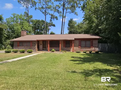 305 5th Ave, Atmore, AL 36502