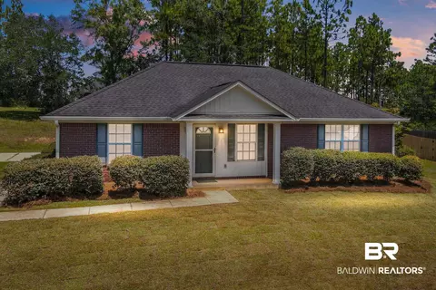 101 Lucy Dr, Bay Minette, AL 36507