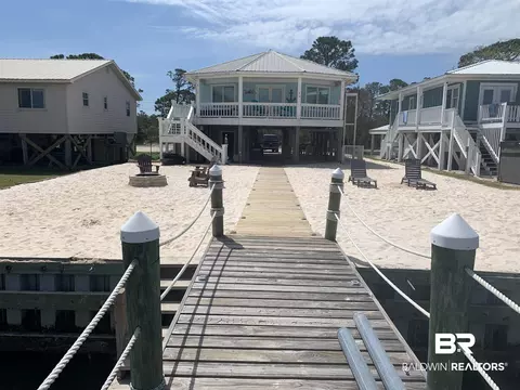 8215 Gulf Beach Ln, Gulf Shores, AL 36542