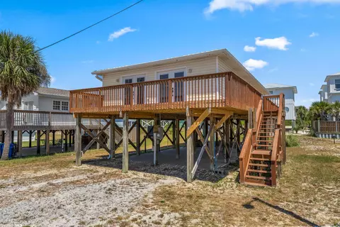 430 E 1st Ave, Gulf Shores, AL 36542