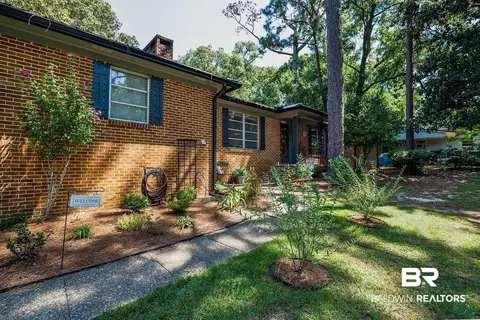 509 Magnolia Ave, Daphne, AL 36526