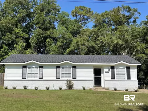 4716 Emerald Dr, Mobile, AL 36619 photo 1