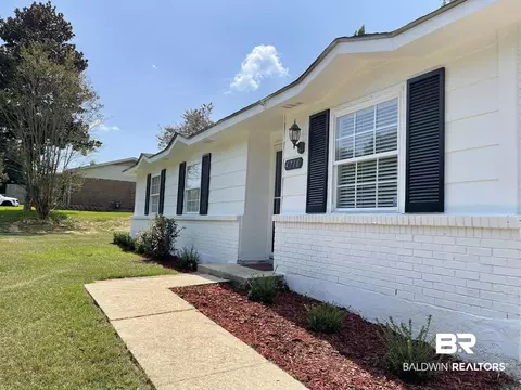 4716 Emerald Dr, Mobile, AL 36619 photo 2