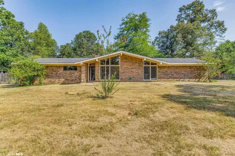 344 Sunset Dr, Monroeville, AL 36460