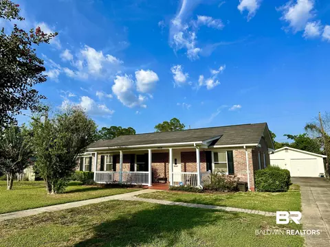 1408 Mcmillan Ave, Brewton, AL 36426