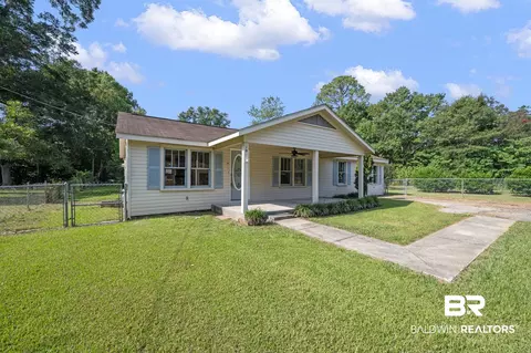107 Mango St, Bay Minette, AL 36507