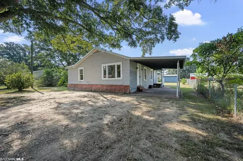 305 Mango St, Bay Minette, AL 36507