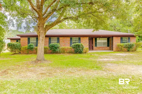 302 Littles Ln, Bay Minette, AL 36507