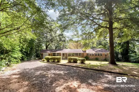 4652 E Pinewood Dr, Mobile, AL 36618 photo 3