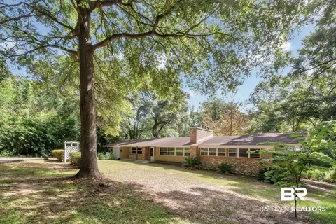 4652 E Pinewood Dr, Mobile, AL 36618 photo 2