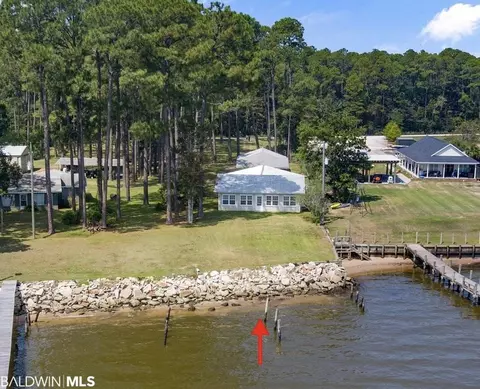 9921 Naman Loop, Theodore, AL 36582