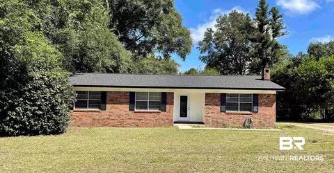 110 Duncan St, Brewton, AL 36426