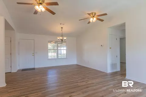 7450 Leandras Ln, Mcdavid, FL 32568 photo 3