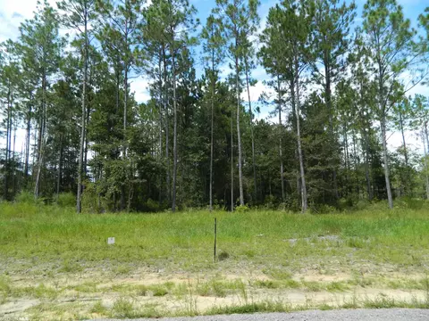 4 Foxtrap Rd, Saraland, AL 36505